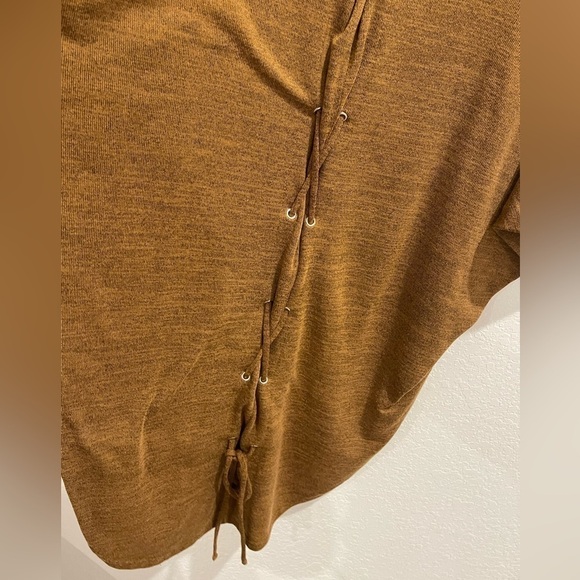 New Look Cold Shoulder Lace Up Back Blouse Size Small - Picture 9 of 10